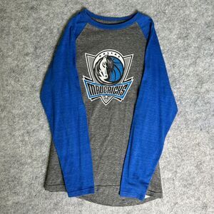 Dallas Mavericks - SMALL - NBA Long Sleeve Shirt Men's Gray Used